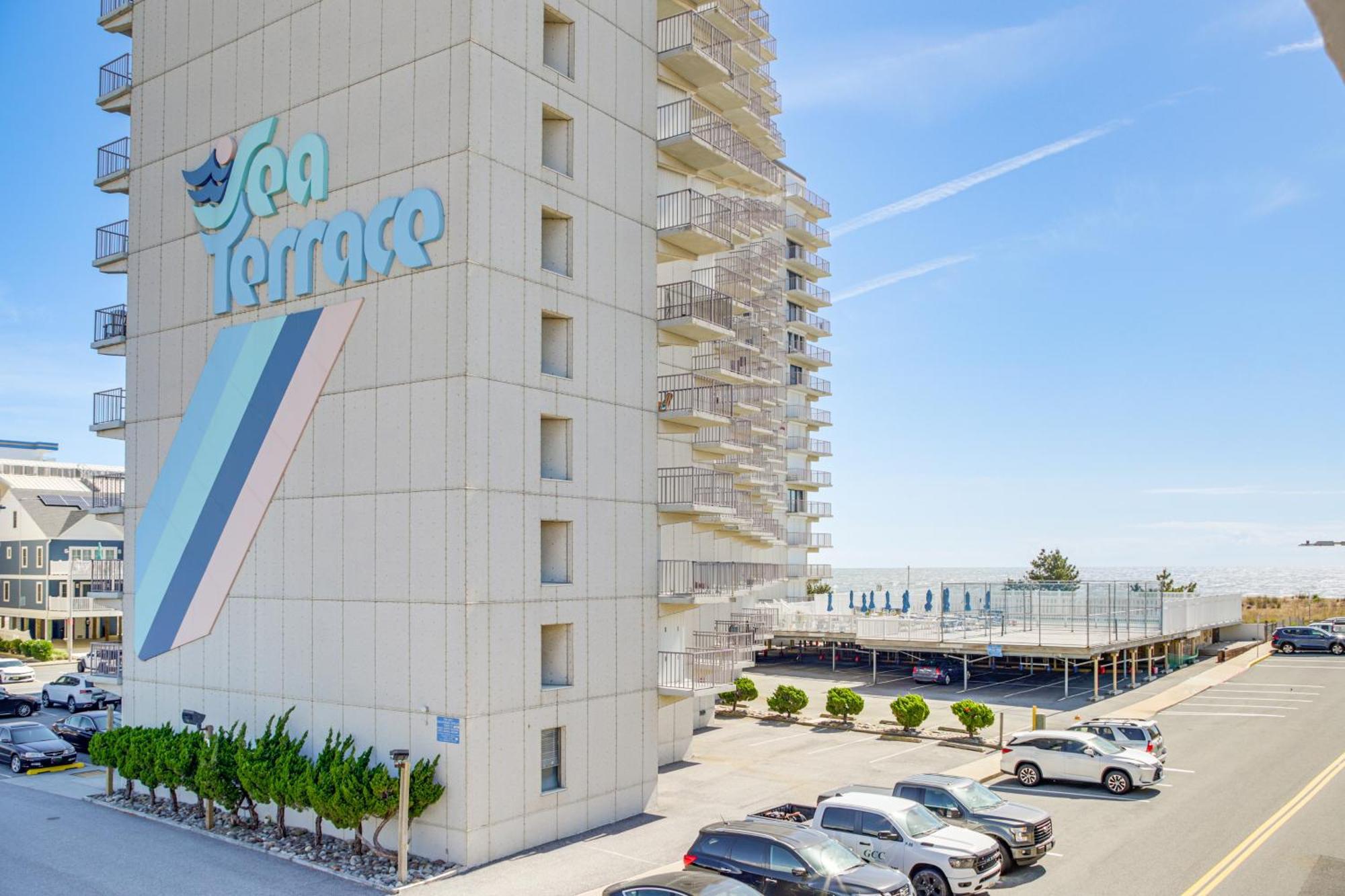 Ocean City Condo With Heated Pool And Beachfront View! Exterior photo